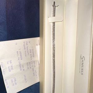 2ct total wt diamond tennis bracelet. Like new....never worn.